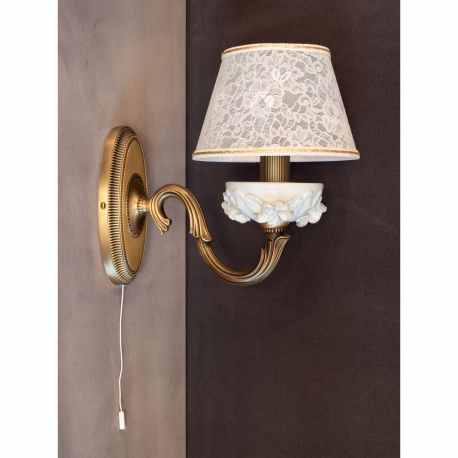 Aplice, corpuri de iluminat pentru pereti - Aplica design italian din alama si portelan alb 9962